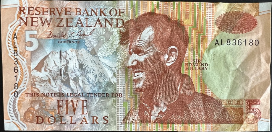 New Zealand 5 Dollar, front